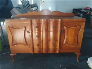 Walnut Server. Great condition. Very heavy.