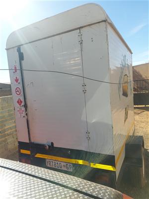 Mobile kitchen and deep fry