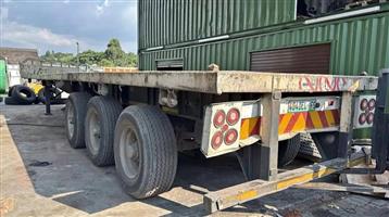 TRAILER KING TRIAXLE