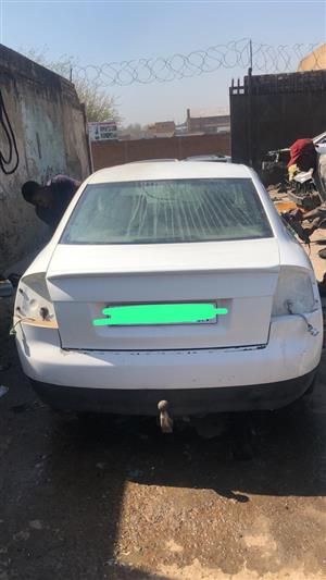 Audi A4 B6 For stripping 