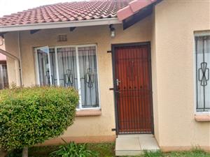 FREE STANDING TREVERTON MEWS