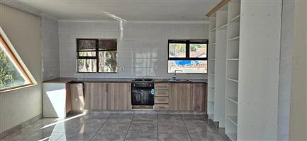 2 Bedroom Flatlet for  Rental in KEW Bramley