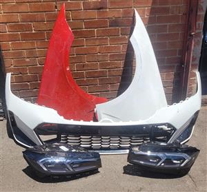 BMW G30/G31 LED Headlights and front spares