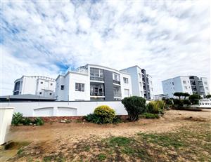 Prime Reebok Apartment with Sea View - Just Minutes from the Beach