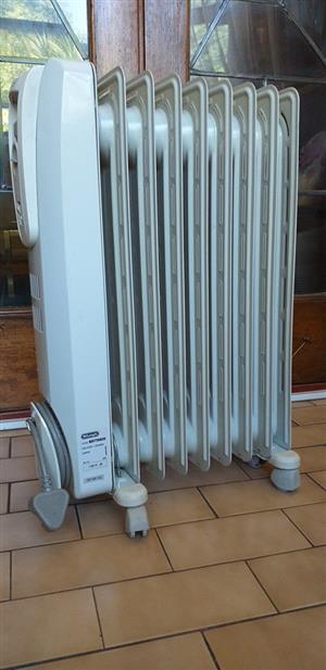 Oil Heater 9 Fin Oil Heater, hardly used - R650