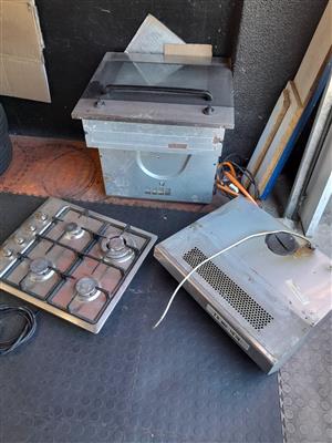 4 Plate Gas Stove/Burner with Electric Oven and Extracter Fan