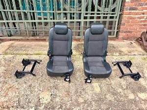 Defender Puma Jump Seats