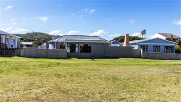 800 meters from the beach!