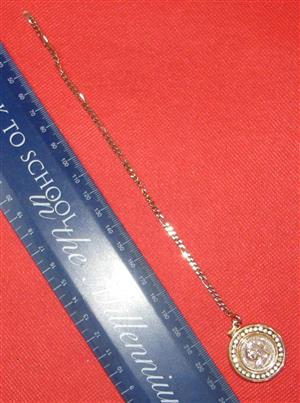 Commemorative Queen Victoria Pendant with Diamante