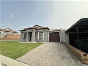 Townhouse For Sale in Terra Nova