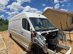 VW Crafter 2.0TDi body/shell with front suspension and steering rack. 