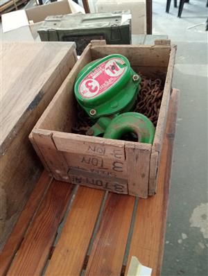 AL FUTABA 3 ton block and tackle