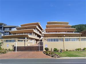 *Beachfront 3-Bed, 2-Bath Apartment 🏖️*