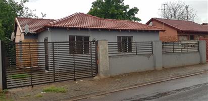 THREE BEDROOM HOUSE FOR SALE IN GEELHOUT PARK