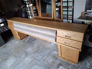 Oak bedroom suite - needs minor TLC