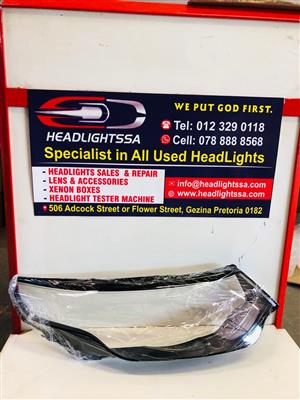 Range Rover Discovery Sport left side headlight replacement lens (2017)