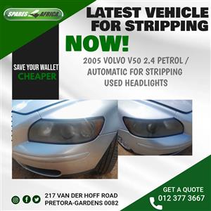 2005 VOLVO V50 2.4 USED HEADLIGHT
