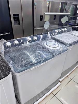 Brand new Hisense 14 kg twin tub washing machine on special