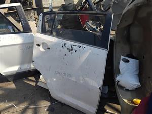 2013 Kia Sportage right rear / Back door shell for sale 