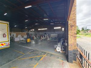 Commercial building for sale in Trichardt, great location.