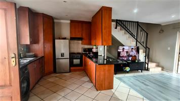 Stunning 2 Bedroom Duplex Annlin