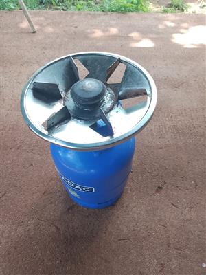 5 Kg Cadac gas bottle with burner