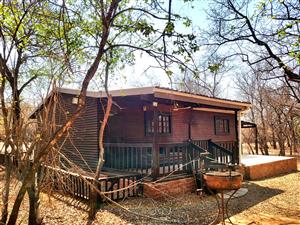 Charming 2-bedroom house in scenic Marloth Park, perfect for nature lovers and tranquil living!