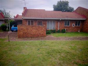 Townhouse For Sale in Norkem Park