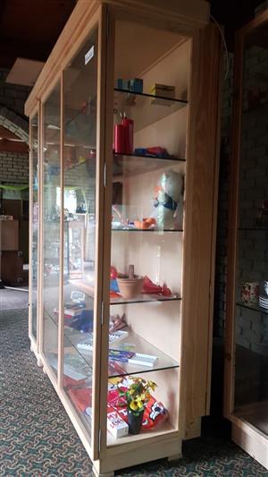 Beautiful Display Cabinet 