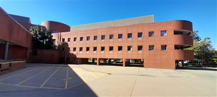 Landmark Corporate Warehouse Headquarters For Sale in Waterfall Office Park, Midrand