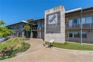 Small offices in Simbithi Office Park rarely come up… and this one is available now