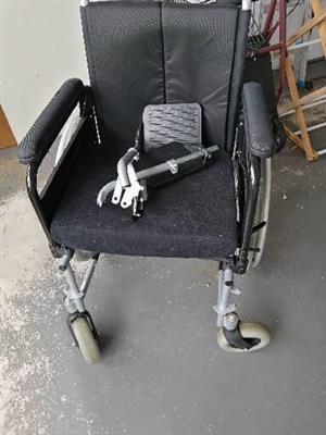 Almost new lightweight folding wheelchair