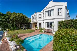 THIS IS NOT A HOUSE !  …..   IT IS A HOME   (WITH A HEART AND A FLAT!)