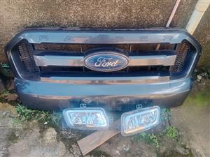 Ford Ranger T7 Wildtrak grill + foglamps