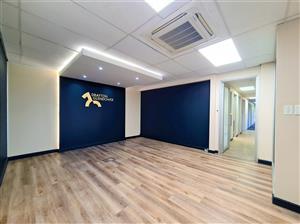 304m² Modern Open Plan Office to Let in The Pivot