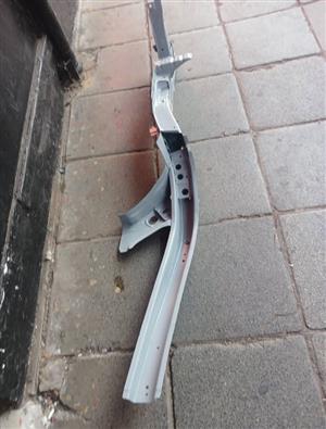 Suzuki swift LEFT FRONT LEGS 2018/2024 