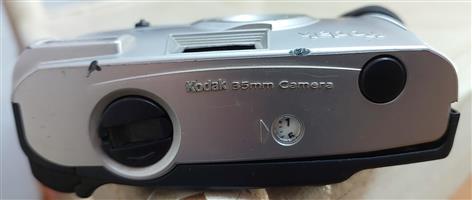 Vintage Kodak EC 100 35mm Film Camera (Tested & Working Flash)