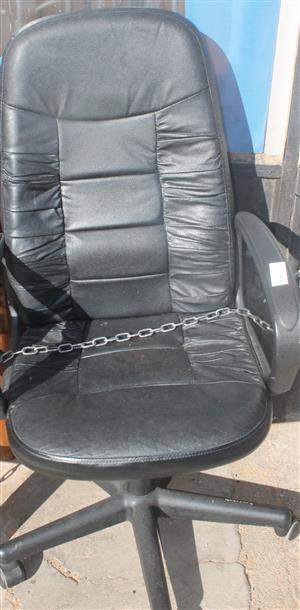 Black leather office chair S050150A #Rosettenvillepawnshop