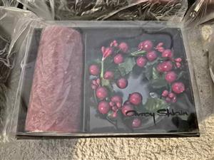 Avroy Shlain candle and berry wreath gift set.