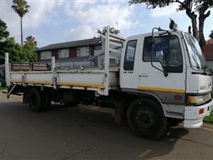 1998 Hino 12-146. 7 Ton Dropside