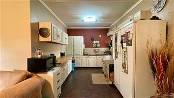 Charming 2-Bedroom Townhouse with Private Garden