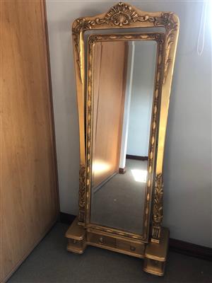 Magnificent Classic Mirror