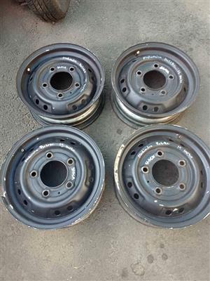 Mahindra bolero rims 15 inche for sale 
