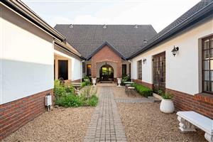 Tranquil Single-Level Living in Camelot Estate