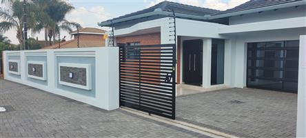 Brand new luxury family home!