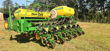 2014 John Deere 2113 CCS