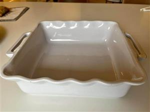 Appolia square casserole dish. Size 30cm by 30cm. Good condition. Collection in Seapoint.