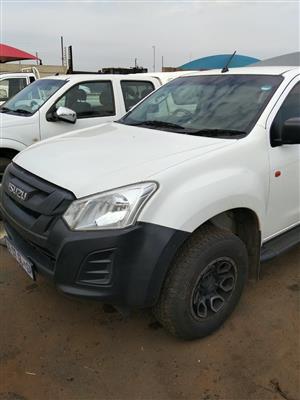 Isuzu bakkie model 2021
