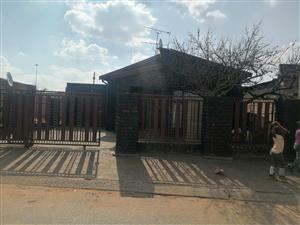 House For Sale in Botleng