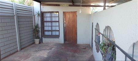 Furnished Garden flat to rent